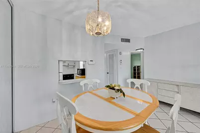 7960 N Sunrise Lakes Dr #311, Sunrise, FL 33322 - Photo 7