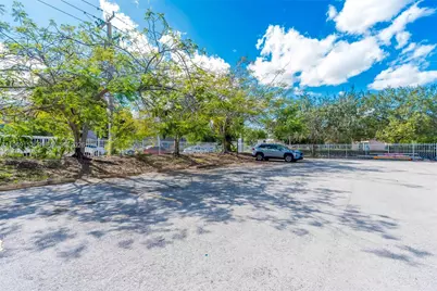 8501 NW 8th St #110, Miami, FL 33126 - Photo 21