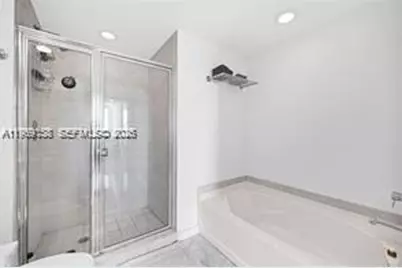 950 Brickell Bay Dr #3605, Miami, FL 33131 - Photo 25