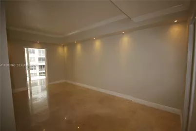 5401 Collins Ave #339, Miami Beach, FL 33140 - Photo 11