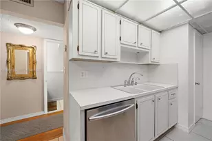 670 Tennis Club Dr, Fort Lauderdale, FL 33311 - Photo 5