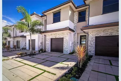 9117 NW 159th St, Miami Lakes, FL 33018 - Photo 7