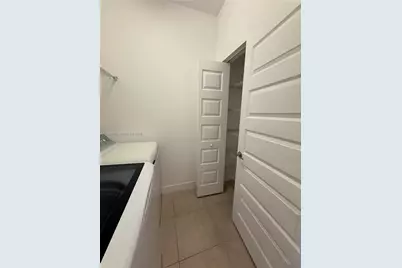 9117 NW 159th St, Miami Lakes, FL 33018 - Photo 27