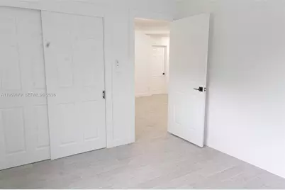 5464 NE 3rd Ave, Oakland Park, FL 33334 - Photo 7