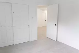 5464 NE 3rd Ave, Oakland Park, FL 33334 - Photo 7