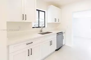 415 E 52nd St, Hialeah, FL 33013 - Photo 9