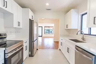 415 E 52nd St, Hialeah, FL 33013 - Photo 11