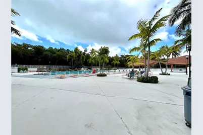 100 Bayview Dr #310, Sunny Isles Beach, FL 33160 - Photo 9