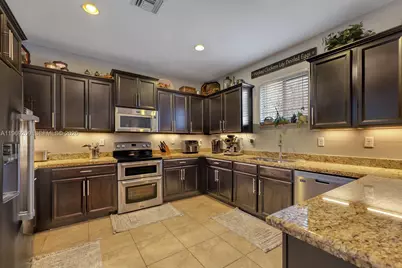 2152 NW 16th Ter, Homestead, FL 33030 - Photo 5