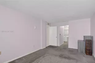 8889 W Fontainebleau Blvd, Miami, FL 33172 - Photo 17