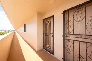 8889 W Fontainebleau Blvd, Miami, FL 33172 - Photo 3