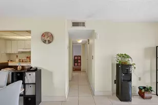 8889 W Fontainebleau Blvd, Miami, FL 33172 - Photo 7