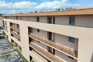 8889 W Fontainebleau Blvd, Miami, FL 33172 - Photo 25