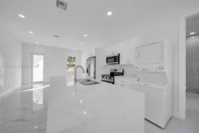 2910 67 St, Lehigh Acres, FL 33971 - Photo 9