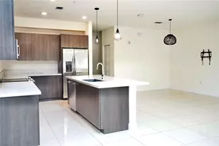 4745 NW 84th Ct, Doral, FL 33166 - Photo 5