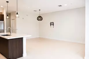 4745 NW 84th Ct, Doral, FL 33166 - Photo 5