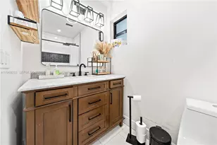 7835 W 16th Ct, Hialeah, FL 33014 - Photo 15