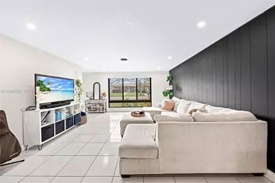 7835 W 16th Ct, Hialeah, FL 33014 - Photo 5