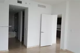 68 SE 6th St, Miami, FL 33131 - Photo 11