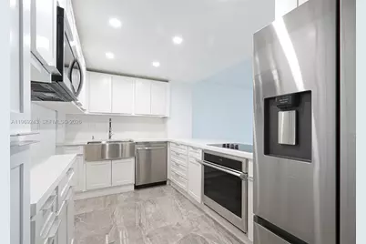 6801 Indian Creek Dr #608, Miami Beach, FL 33141 - Photo 3