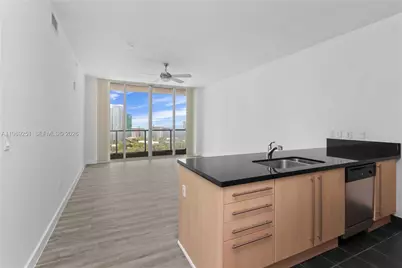 79 SW 12th St #3002-S, Miami, FL 33130 - Photo 3