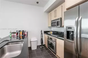 79 SW 12th St, Miami, FL 33130 - Photo 7