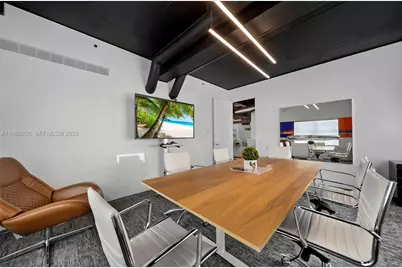 605 Lincoln Rd #303, Miami Beach, FL 33139 - Photo 11