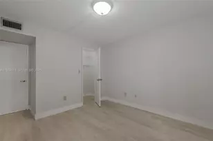 9150 Fontainebleau Blvd, Miami, FL 33172 - Photo 17