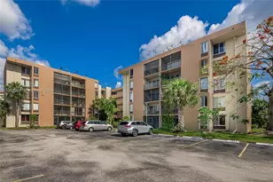 9150 Fontainebleau Blvd, Miami, FL 33172 - Photo 29