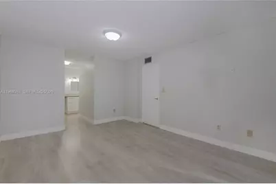 9150 Fontainebleau Blvd #402, Miami, FL 33172 - Photo 21