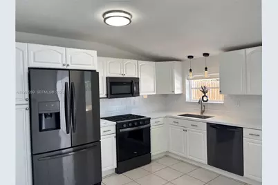 6751 Cleveland St, Hollywood, FL 33024 - Photo 3