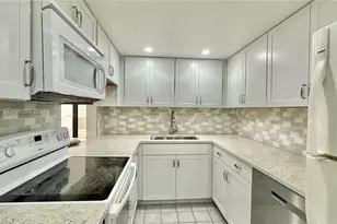 330 SE 20th Ave, Deerfield Beach, FL 33441 - Photo 7