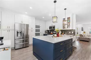 10930 Periwinkle Ln, Tamarac, FL 33321 - Photo 9