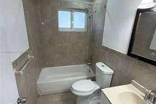 1621 NW 16th Ave, Miami, FL 33125 - Photo 5