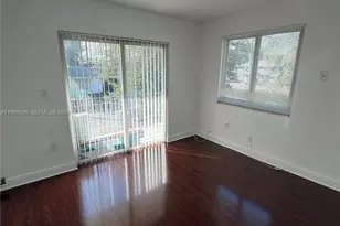 1621 NW 16th Ave, Miami, FL 33125 - Photo 9