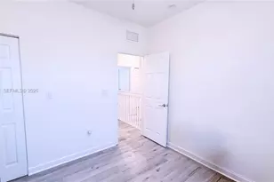 3264 W 100th Terrace, Hialeah, FL 33018 - Photo 25