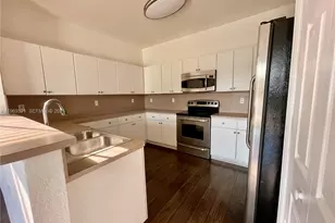 10844 NW 84th St, Doral, FL 33178 - Photo 9