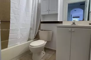 10844 NW 84th St, Doral, FL 33178 - Photo 15