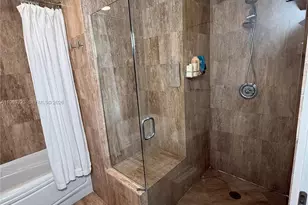 300 S Biscayne Blvd, Miami, FL 33131 - Photo 15