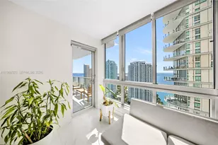 300 S Biscayne Blvd, Miami, FL 33131 - Photo 3