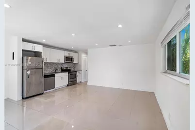 2201 NE 14th Ave, Wilton Manors, FL 33305 - Photo 25