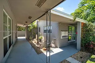 2201 NE 14th Ave, Wilton Manors, FL 33305 - Photo 11