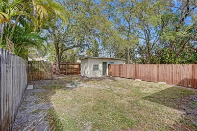 208 SW 2nd Pl, Dania Beach, FL 33004 - Photo 33