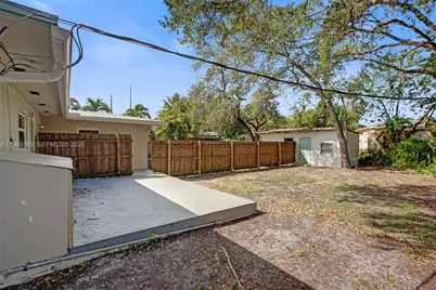 208 SW 2nd Pl, Dania Beach, FL 33004 - Photo 15