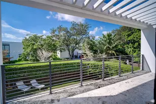 8660 Arboretum Ln, Miami, FL 33138 - Photo 23