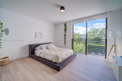 8660 Arboretum Ln, Miami, FL 33138 - Photo 15