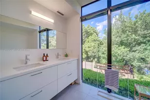 8660 Arboretum Ln, Miami, FL 33138 - Photo 29