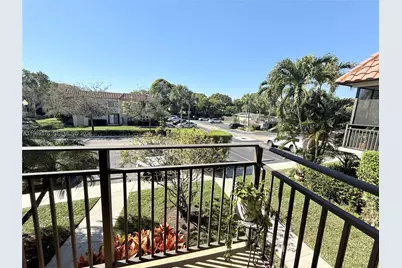 432 Lakeview Dr #201, Weston, FL 33326 - Photo 23