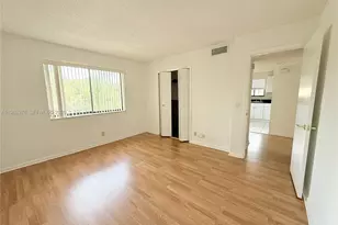 432 Lakeview Dr, Weston, FL 33326 - Photo 9