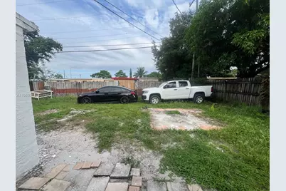 2061 Rutland St, Opa-Locka, FL 33054 - Photo 15